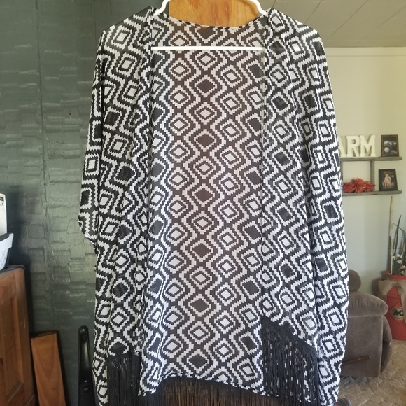 Sold!!!!!! Fringe kimono - Picture 1 of 2